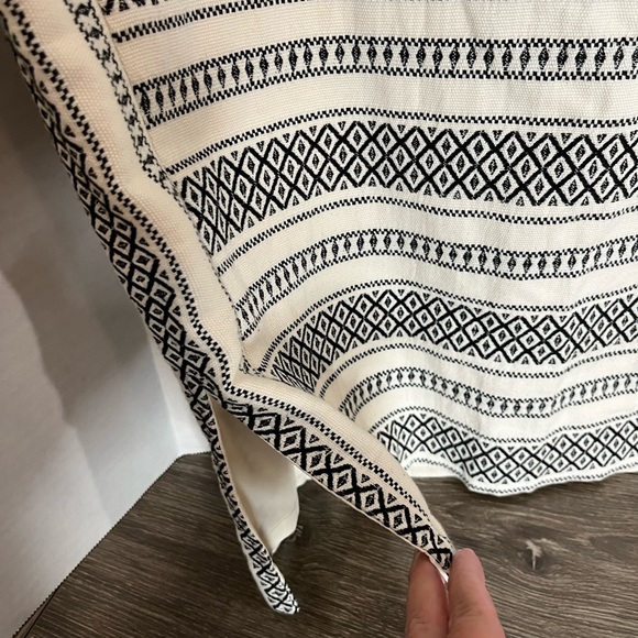Ann Taylor LOFT Aztec Geometric Print Pencil Skirt Black White Size 12 NWOT - Picture 4 of 8